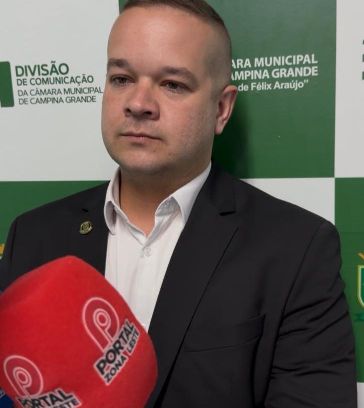 Vereador Plínio Gomes apresenta projeto voltado à proteção da infância e transparência educacional em Campina Grande