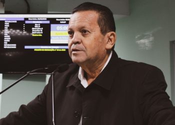 Projeto de Olimpio obriga estabelecimentos a denunciar uso irregular de vagas de idosos e pessoas com deficiência