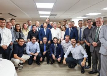 Em clima de despedida, João reúne deputados, agradece parceria com ALPB e pede apoio à chapa governista