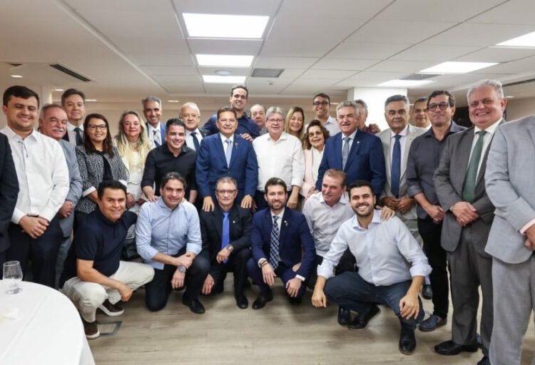 Em clima de despedida, João reúne deputados, agradece parceria com ALPB e pede apoio à chapa governista Em clima de despedida, João reúne deputados, agradece parceria com ALPB e pede apoio à chapa governista