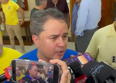 Efraim rebate fake news e garante validade de cartas de anuência para vereadores em ato de filiação do PL em Campina Grande Efraim rebate fake news e garante validade de cartas de anuência para vereadores em ato de filiação do PL em Campina Grande