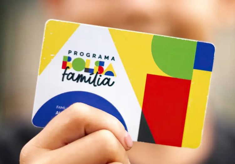 Paraíba tem mais pessoas recebendo Bolsa Família do que com carteira assinada; veja os números