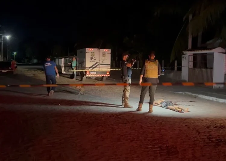 Homem é encontrado morto com marcas de tiros, facadas e orelha decepada, em Santa Rita