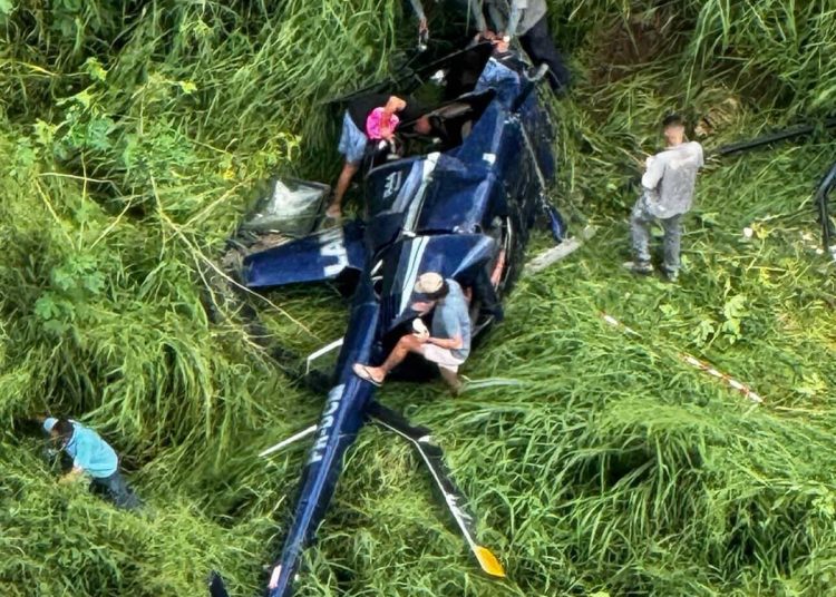 VÍDEO: veja o momento da queda de helicóptero segundo após decolagem em Campina Grande