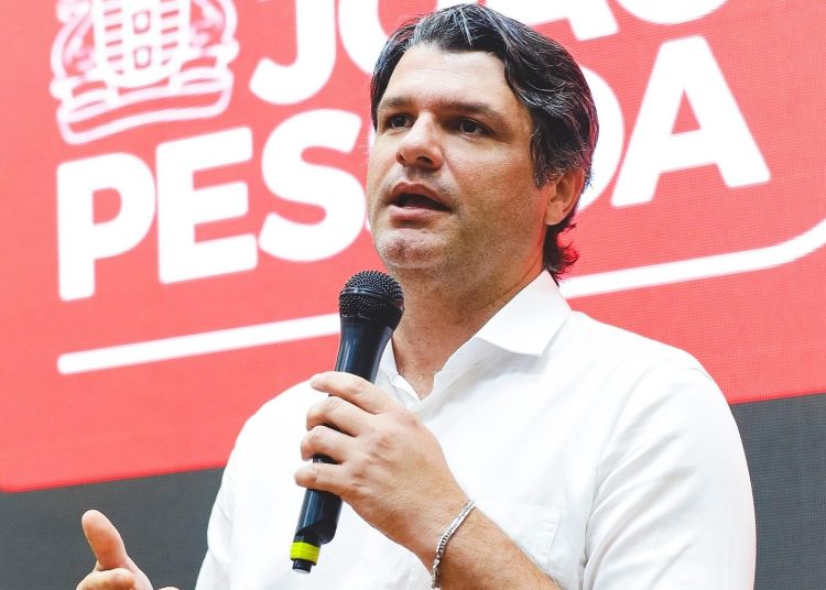 Leo Bezerra toma posse como prefeito de João Pessoa nesta segunda-feira Leo Bezerra toma posse como prefeito de João Pessoa nesta segunda-feira