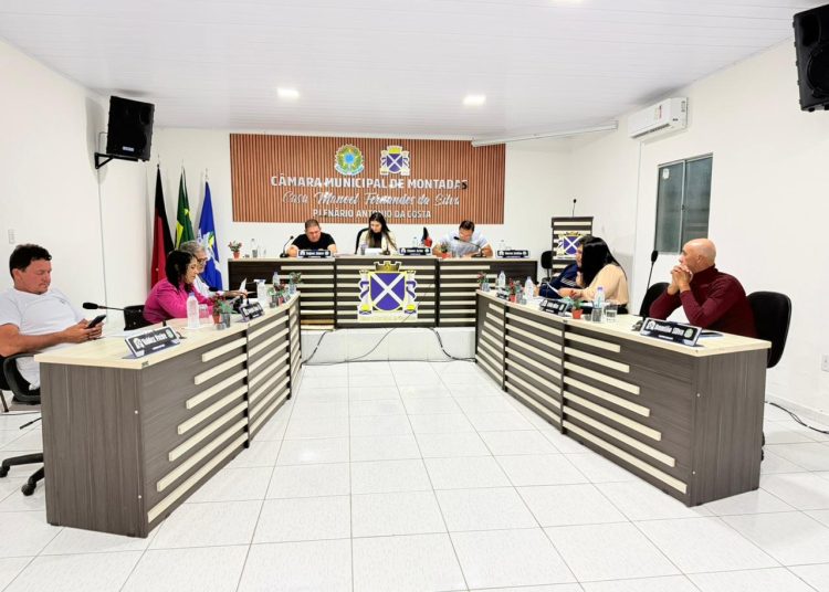 Câmara de Montadas realiza 6ª Sessão Ordinária com aprovação de requerimentos e leitura de projetos importantes