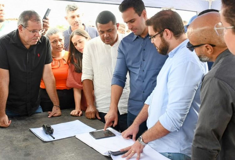 Lucas Ribeiro visita obra e diz que novas estradas vão tornar o Cariri mais forte, desenvolvido e integrado