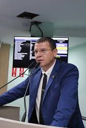 Vereador Dinho Papaleguas solicita melhorias urbanas para o bairro das Malvinas em Campina Grande