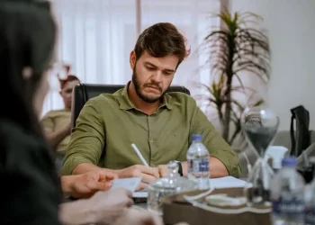 Bruno anuncia data para publicação do edital do concurso da Prefeitura de Campina Grande