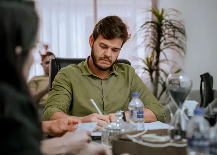 Bruno anuncia data para publicação do edital do concurso da Prefeitura de Campina Grande