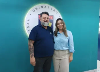 Waléria Assunção é recebida por universidade para debater ações voltadas à causa animal
