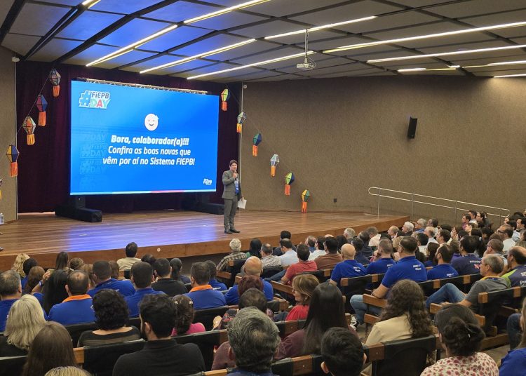 Reconhecimento e valorização: presidente da FIEPB anuncia reajuste salarial de 10% para profissionais do SENAI