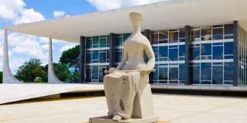 FALTANDO DINHEIRO – Terceirizados do Supremo reclamam de salários atrasados
