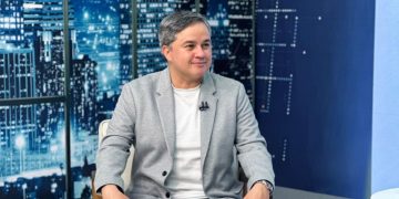 Efraim diz que Flávio convenceu eleitores e prevê alta nas pesquisas