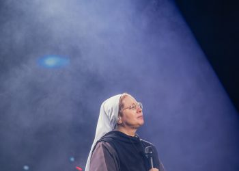 Primeira noite do “Arraiá do Crescer” enche o Parque do Povo com muita fé e louvor