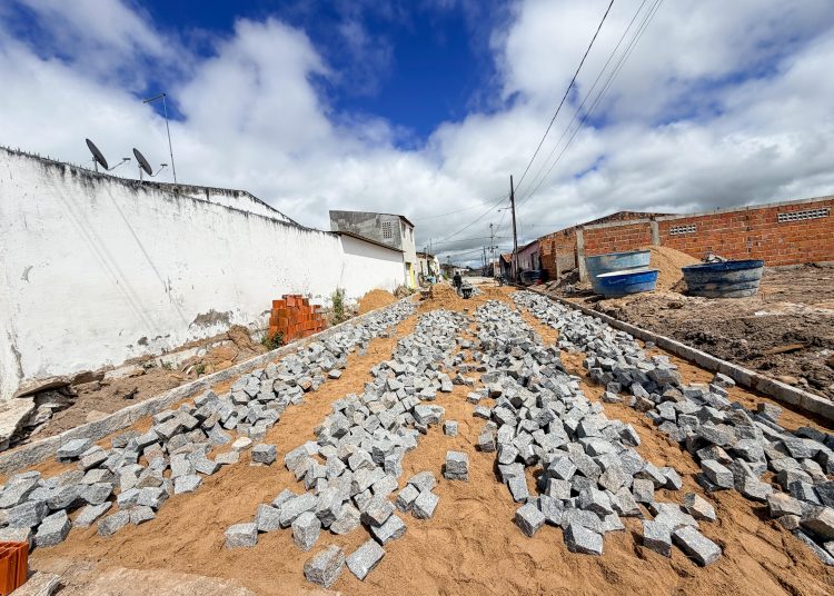 Prefeitura de Areial avança com obras de infraestrutura e inicia calçamento da Rua Ângela Maria da Conceição