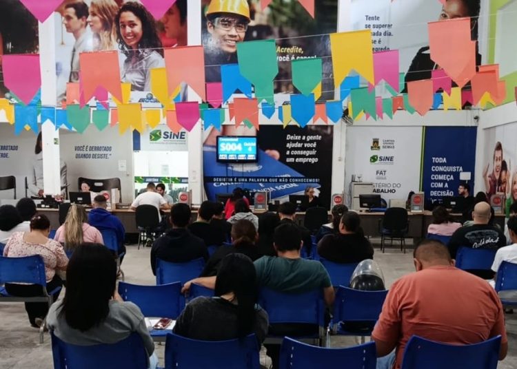 Campina Grande oferece 1.592 vagas de emprego, na terceira semana de Junho, conforme sistema de cadastro do Sine Municipal Campina Grande oferece 1.592 vagas de emprego, na terceira semana de Junho, conforme sistema de cadastro do Sine Municipal