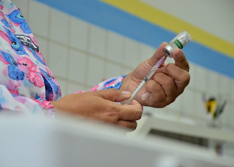 Prefeitura de Campina Grande inicia oferta da vacina pneumocócica VPC20