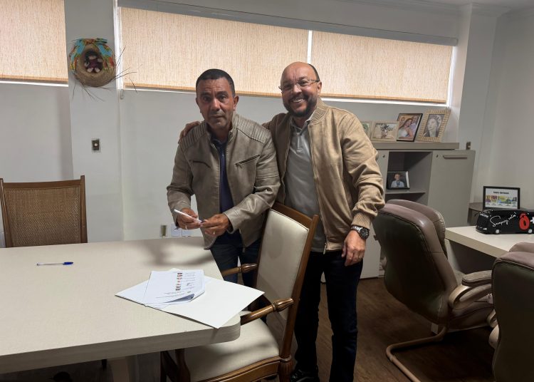 Aliança entre Saulo Germano e Pastor Luciano Breno é mantida e fortalece consenso na Câmara de Campina Grande Aliança entre Saulo Germano e Pastor Luciano Breno é mantida e fortalece consenso na Câmara de Campina Grande