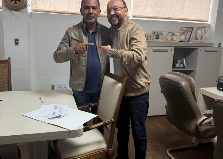 Breno reforça compromisso com Saulo Germano Breno reforça compromisso com Saulo Germano