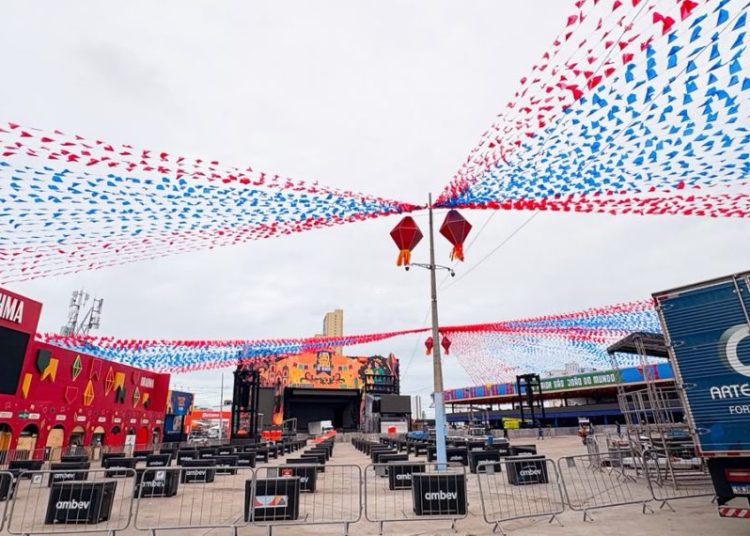 A menos de 24 horas para a abertura do Maior São João do Mundo, retoques finais deixam o Parque pronto para receber visitantes nos próximos 33 dias de festa