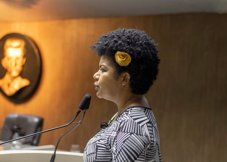 Jô Oliveira denuncia possível falta de repasse da prefeitura em consignados de servidores municipais Jô Oliveira denuncia possível falta de repasse da prefeitura em consignados de servidores municipais