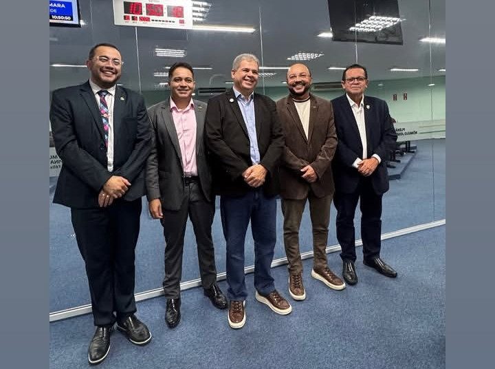 Prefeito em exercício Alcindor Vilarim realiza visita de cortesia à Câmara de Campina Grande