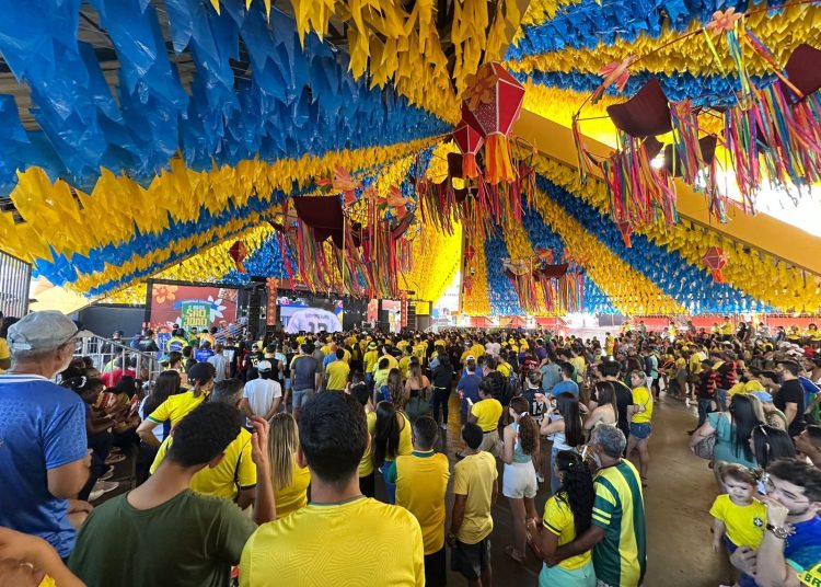 São Pedro ajudou? Brasil vence nos acréscimos e faz o Parque do Povo explodir em festa