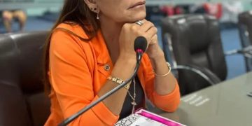 Vereadora Aninha Cardoso lamenta protesto de servidores na Câmara e defende diálogo com a categoria