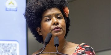 Jô Oliveira defende implementação de projetos aprovados e diz que conciliará mandato com candidatura à Assembleia