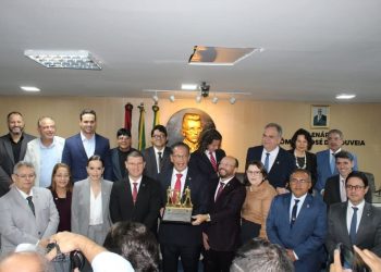 Dinho Papaleguas destaca alegria em participar de cerimônia de entrega de Título de Cidadania ao ministro Mauro Campbell