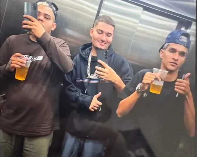 Suspeitos que comemoravam roubos e sequestro em hotel de luxo têm prisão mantida Suspeitos que comemoravam roubos e sequestro em hotel de luxo têm prisão mantida