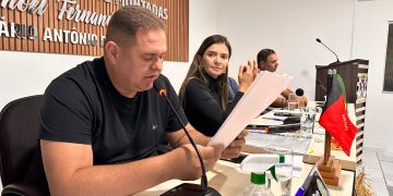 Presidente da Câmara de Montadas, Eliane Artur, comemora aprovação das contas de 2025 pelo TCE-PB