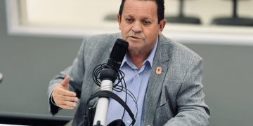Vereador Olimpio Oliveira protocola pedido de nova edição do Refis Municipal em Campina Grande