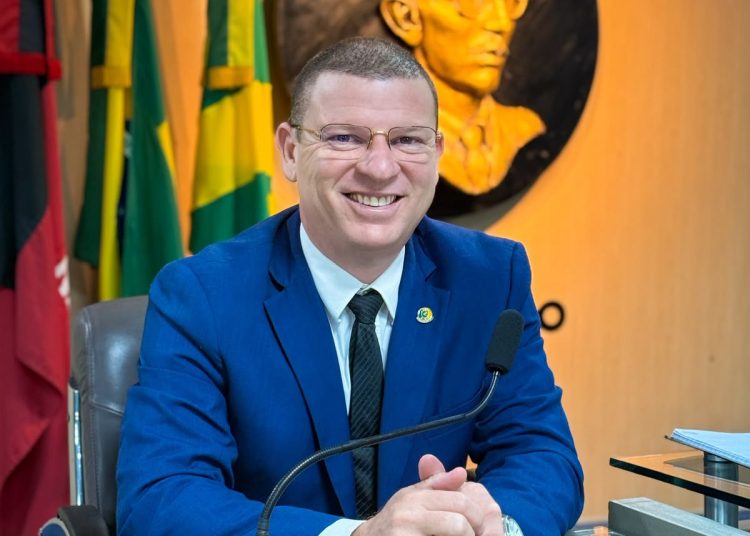 Projeto de Dinho cria espaços inclusivos e amplia acessibilidade em Campina Grande