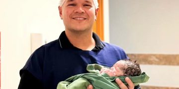 Vereador Plínio Gomes celebra nascimento da filha Stella e agradece a Deus pela nova fase da família