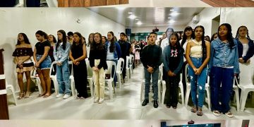 Carlos Henrique e Diego Martins participam da posse de líderes de turma e destacam educação como referência em Areial Carlos Henrique e Diego Martins participam da posse de líderes de turma e destacam educação como referência em Areial