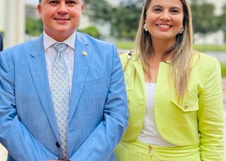 Bastidores: Carol Gomes surge como alternativa para compor chapa de Efraim Filho ao Governo da Paraíba