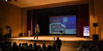 Simpósio Integrado da Educação é encerrado com apresentação de práticas inspiradoras do Ensino Fundamental e da EJA em Campina Grande Simpósio Integrado da Educação é encerrado com apresentação de práticas inspiradoras do Ensino Fundamental e da EJA em Campina Grande