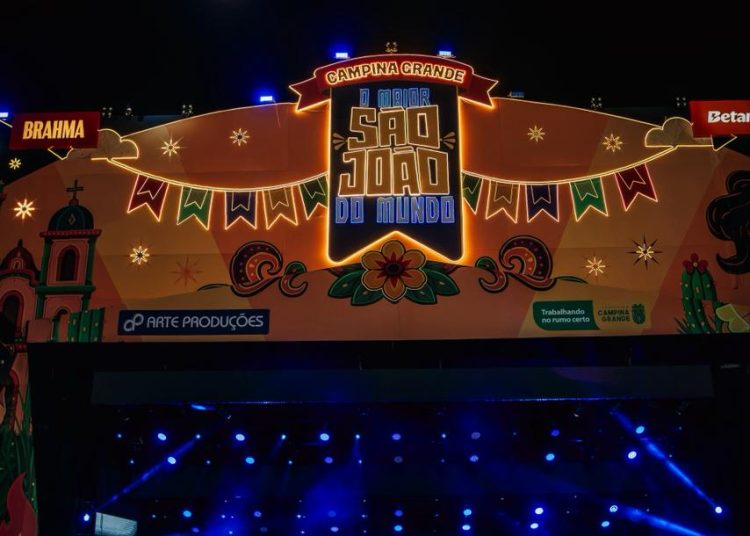 Fé e emoção marcam noite evangélica n’O Maior São João do Mundo Fé e emoção marcam noite evangélica n’O Maior São João do Mundo