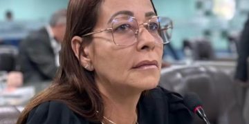 Vereadora Aninha Cardoso questiona mudanças na escala de fisioterapeutas e cobra esclarecimentos da Prefeitura de Campina Grande Vereadora Aninha Cardoso questiona mudanças na escala de fisioterapeutas e cobra esclarecimentos da Prefeitura de Campina Grande