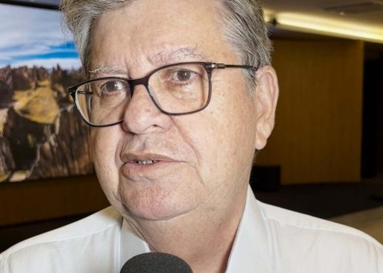 João afasta mal-estar em dividir convenção do PT com Ricardo e Veneziano