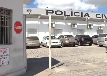Homem é preso após invadir casa de ex-mulher, em Campina Grande
