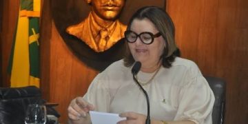 Valéria Aragão apresenta projeto que institui a Feira Municipal de Educação de Campina Grande (FEMUE)