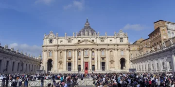 Vaticano excomunga seis bispos e oficializa ruptura com grupo tradicionalista
