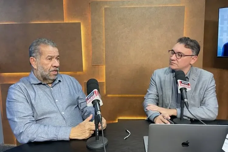 Carlos Lupi remarca visita à PB e deve selar apoio do PDT a Cícero nesta sexta Carlos Lupi remarca visita à PB e deve selar apoio do PDT a Cícero nesta sexta