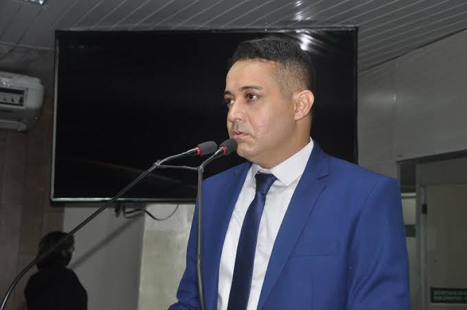 Frank Alves propõe criação de Bolsa Mérito Estudantil para alunos da rede pública de Campina Grande Frank Alves propõe criação de Bolsa Mérito Estudantil para alunos da rede pública de Campina Grande
