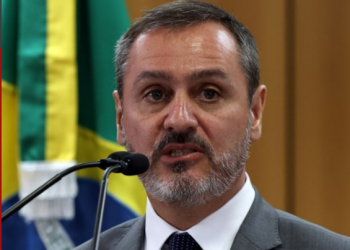 Saída de diretor da PF tem solidariedade de outros diretores e PF pode ser passada a limpo
