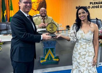 Câmara de Campina Grande homenageia Crizane Xavier em noite de emoção e reconhecimento