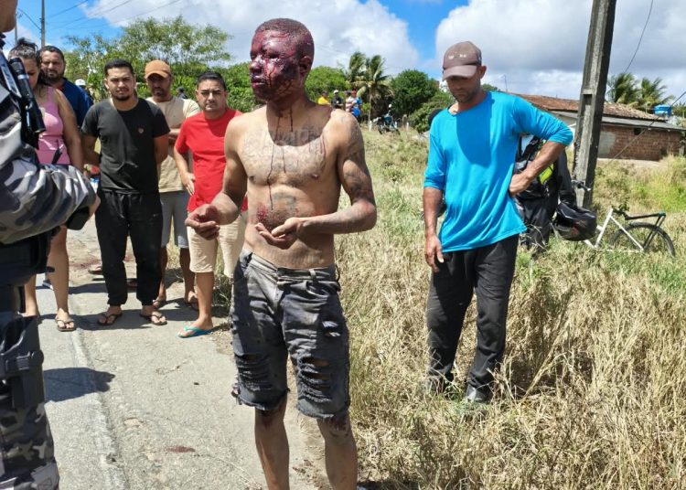 Polícia intervém após populares perseguirem suspeitos de roubo de moto na PB-115, em Montadas Polícia intervém após populares perseguirem suspeitos de roubo de moto na PB-115, em Montadas